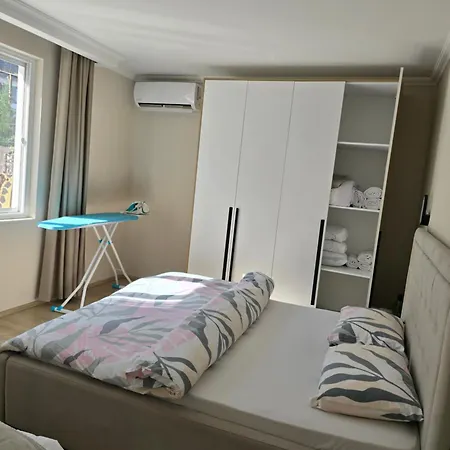 Shiroka's Special Guest 1 Apartment